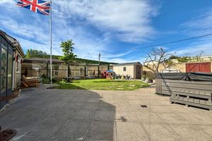 Gardens- click for photo gallery